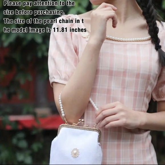 Faux pearl chain, hand/wristlet length. - Picture 3 of 6
